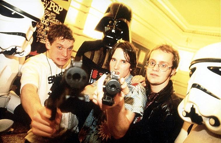 Ash releasing ‘Live On Mars: London Astoria 1997’ to coincide with ‘1977’ anniversary tour