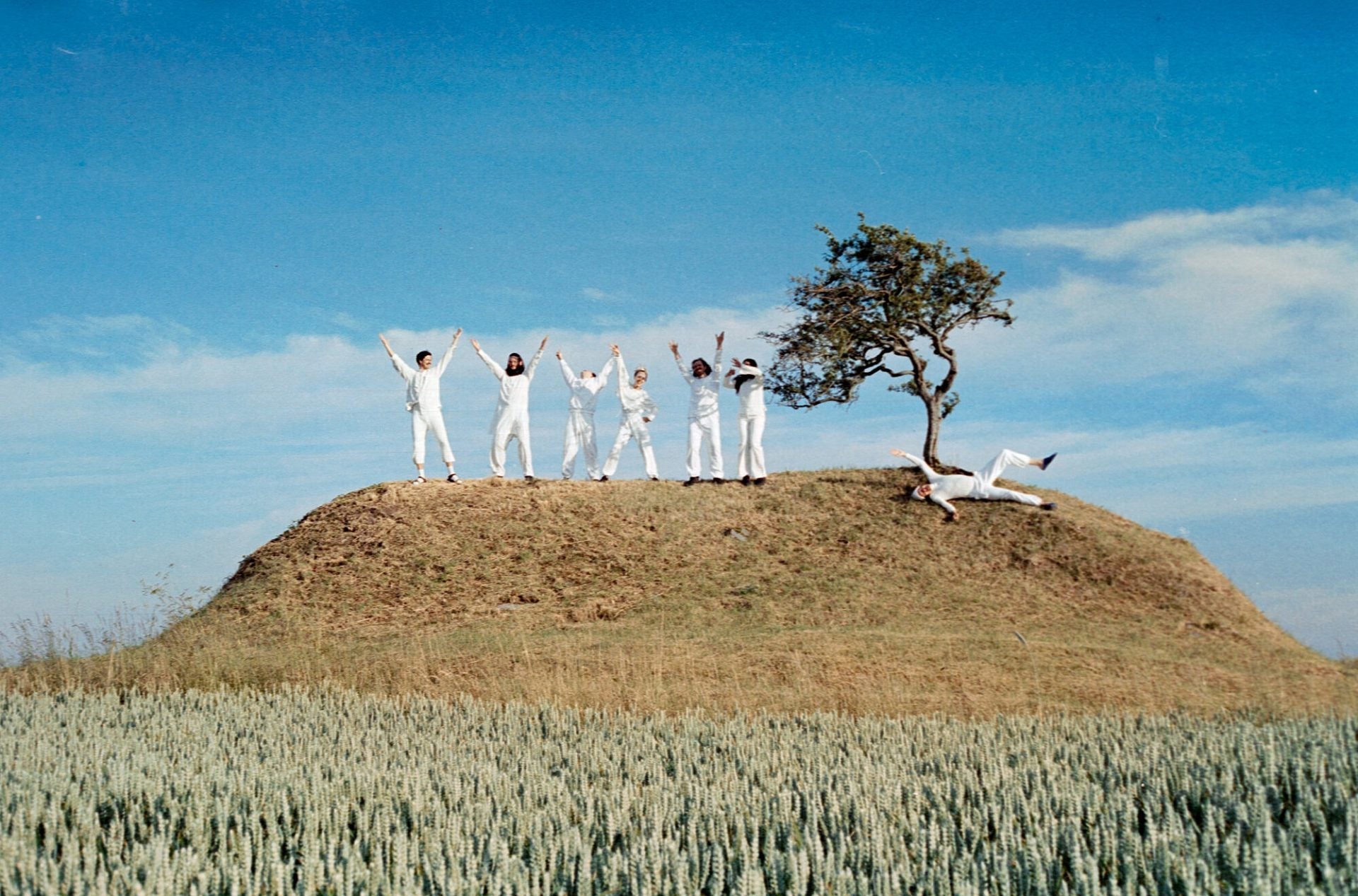 Efterklang prep ‘Windflowers,’ share “Dragonfly” video, announce 2022 North American tour