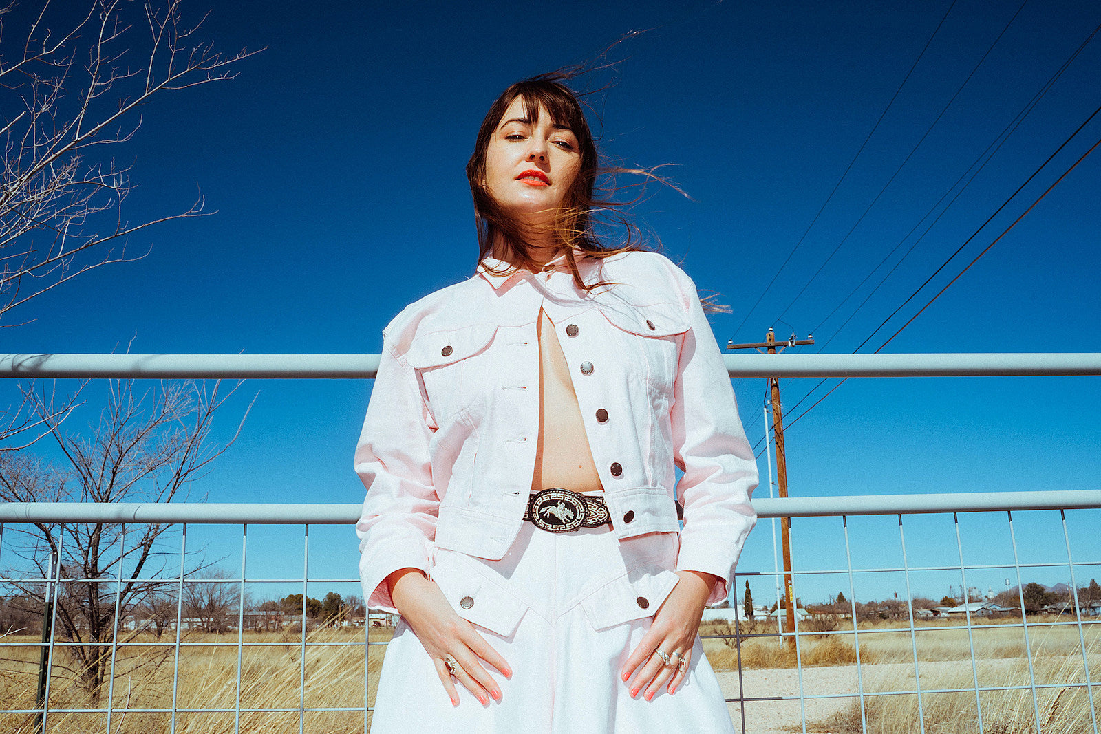 Jess Williamson announces new album & tour, shares “Hunter”