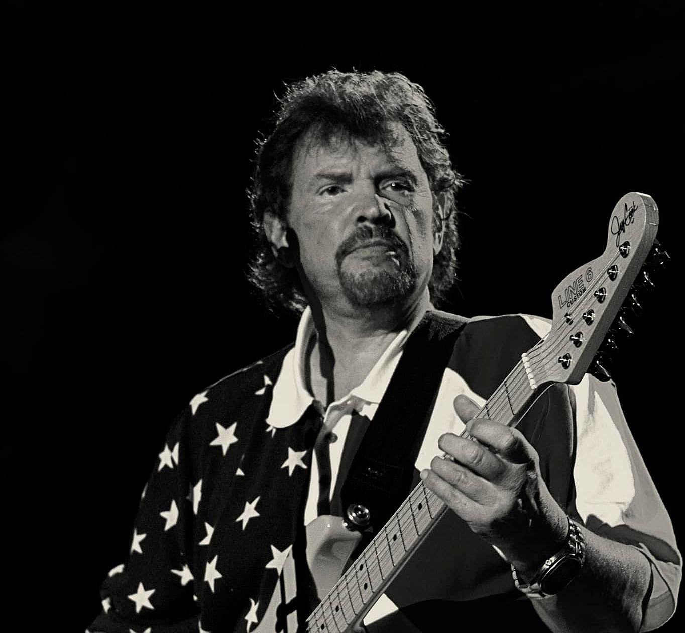 Alabama co-founder Jeff Cook has died