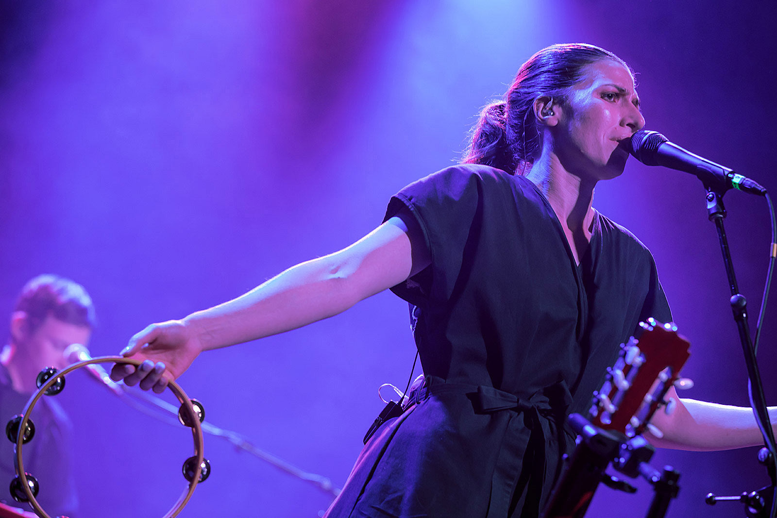 Aldous Harding captivated at Webster Hall with H. Hawkline (pics, setlist, video)