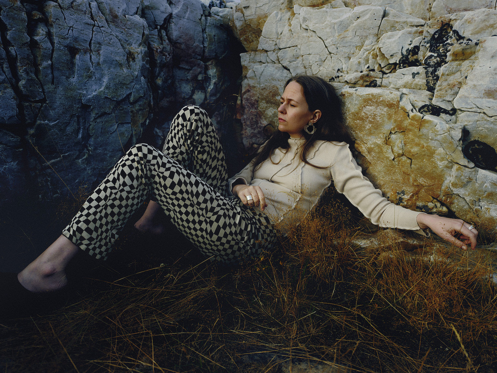 Alice Boman discusses the inspirations behind new LP ‘The Space Between’ (listen to “Soon”)