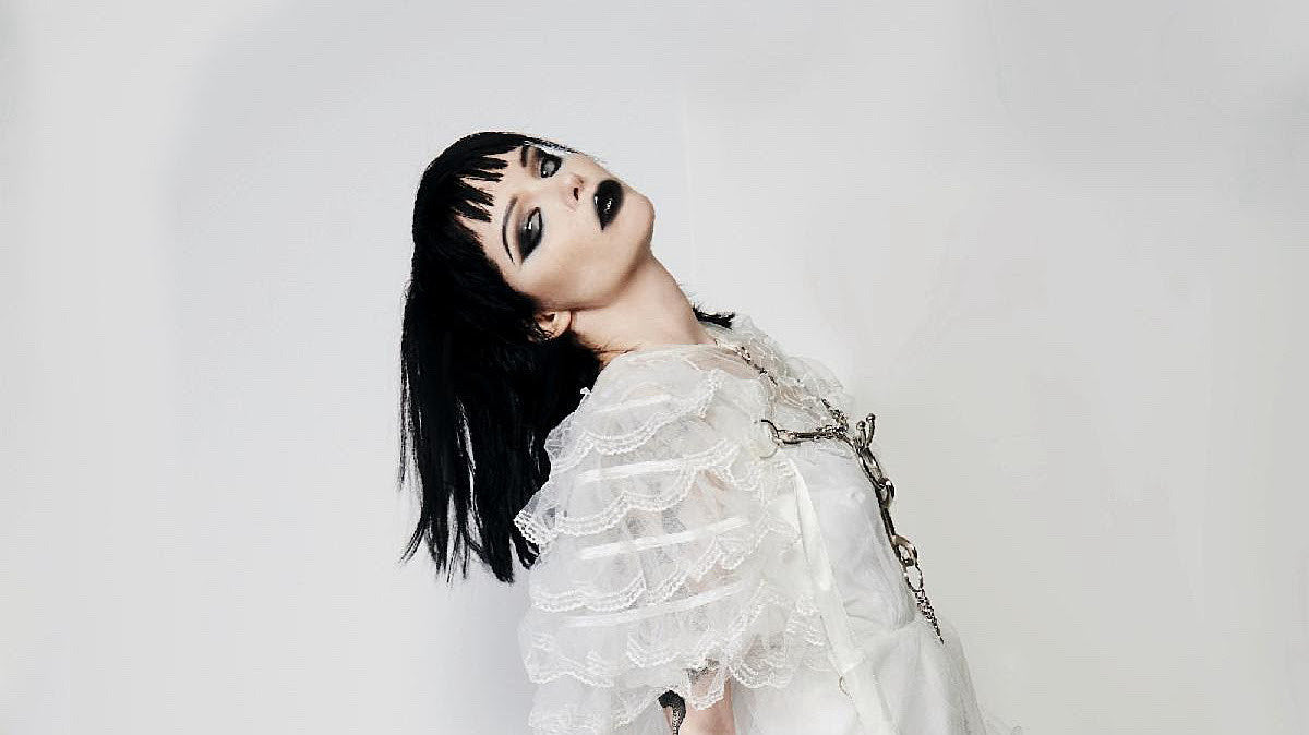 Alice Glass announces debut solo album ‘PREY//IV’, shares “Baby Teeth”