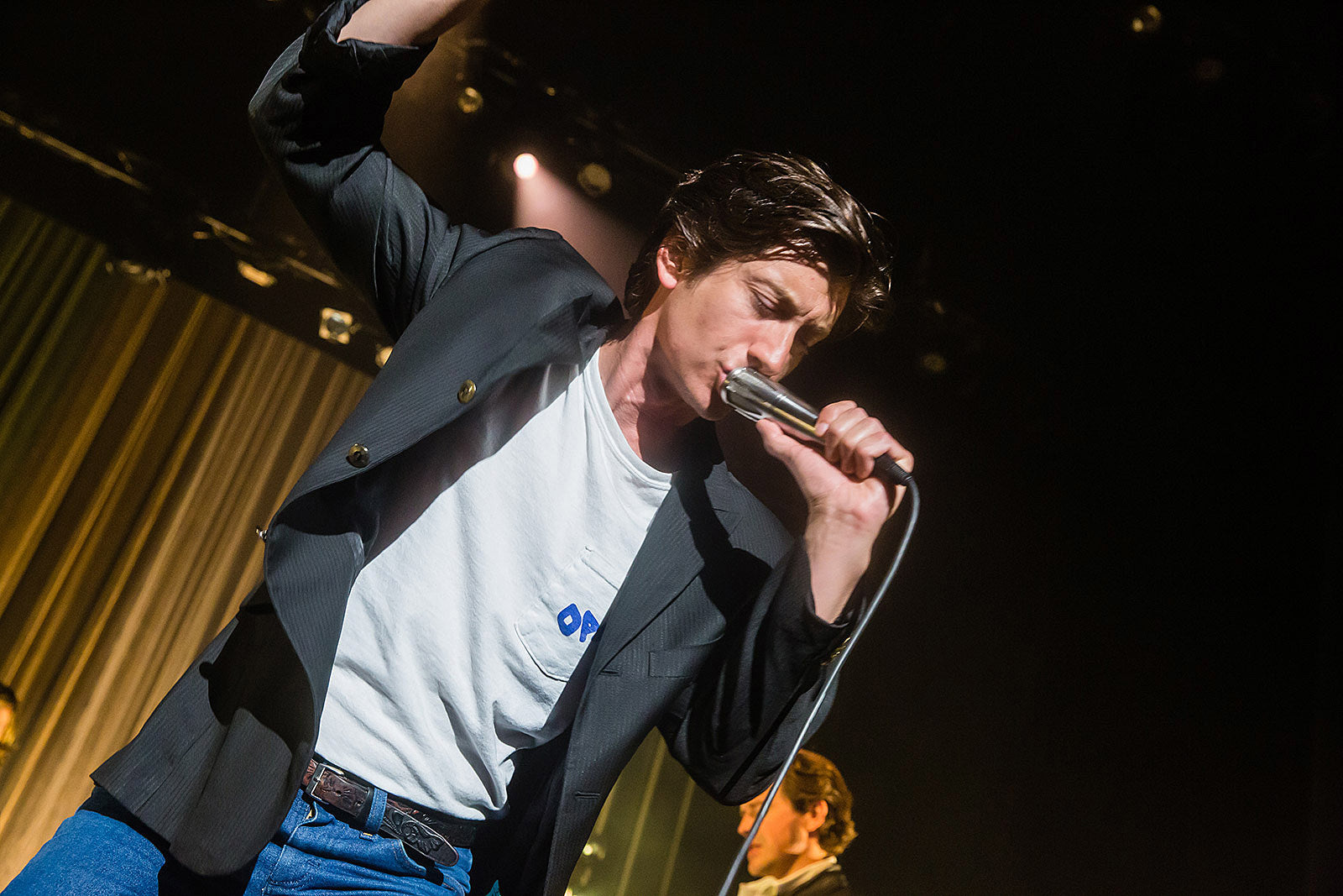 Arctic Monkeys release new song & video, “Body Paint”