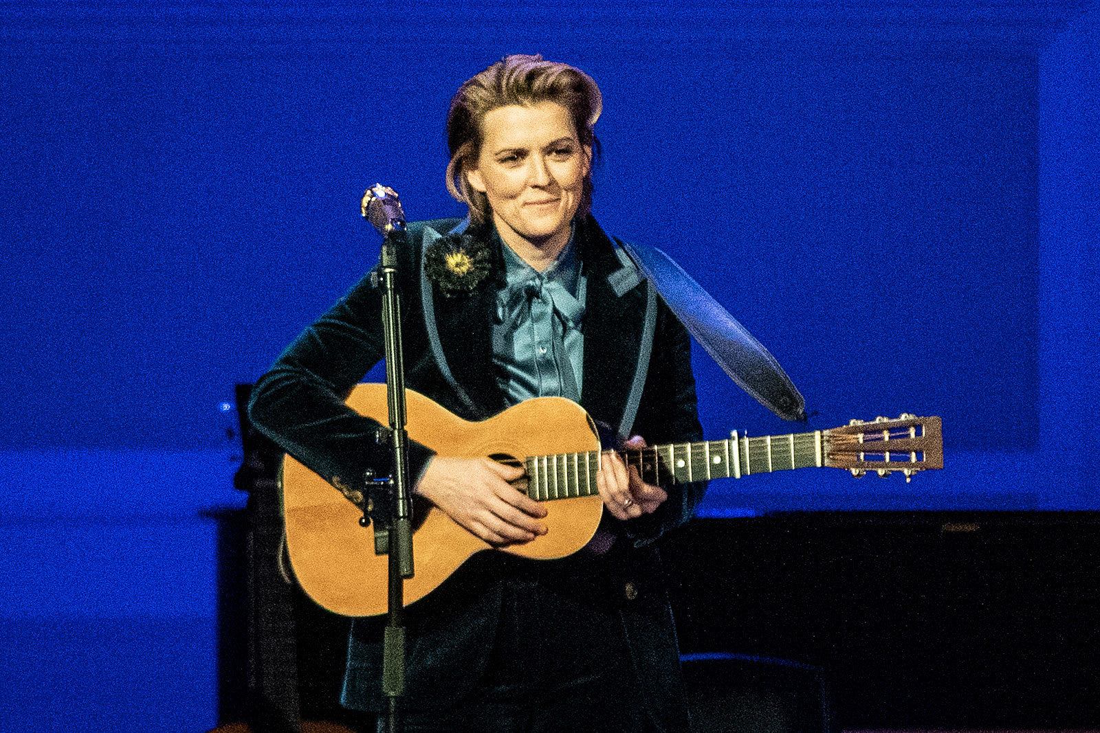Brandi Carlile played Joni Mitchell’s ‘Blue’ at Carnegie Hall (pics, setlist)