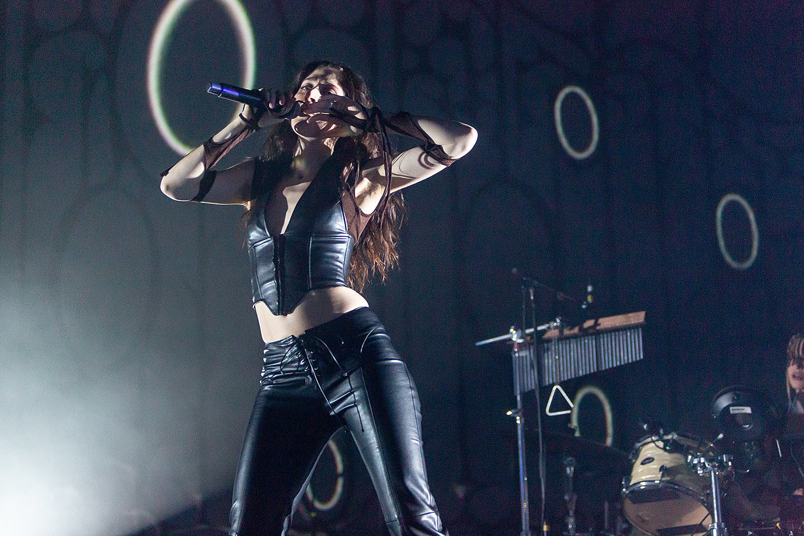 Caroline Polachek played Terminal 5 w/ Dev Hynes, Oklou & Arooj Aftab (pics, video, setlist)