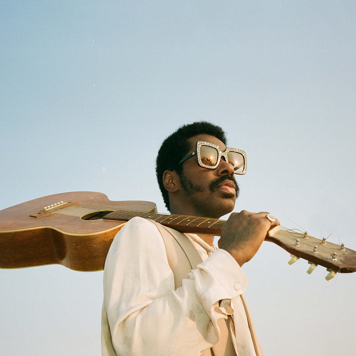 Curtis Harding preps new LP, shares “Can’t Hide It” video ft Anthony Mackie