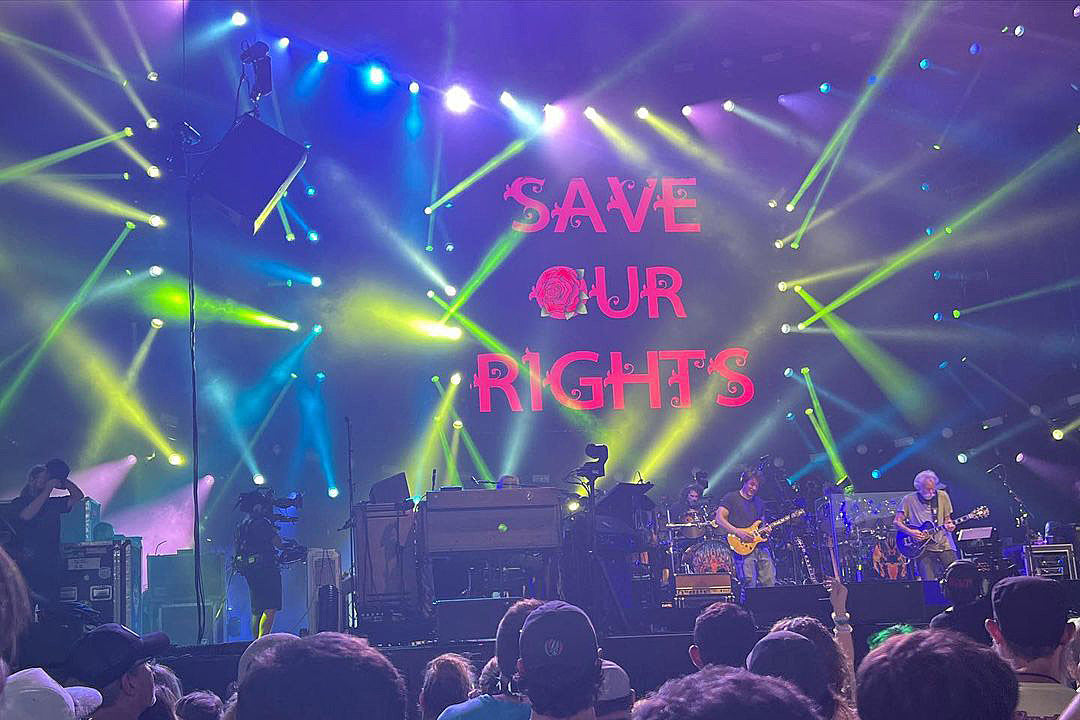 Dead & Company and Rage Against The Machine call for abortion access at recent shows