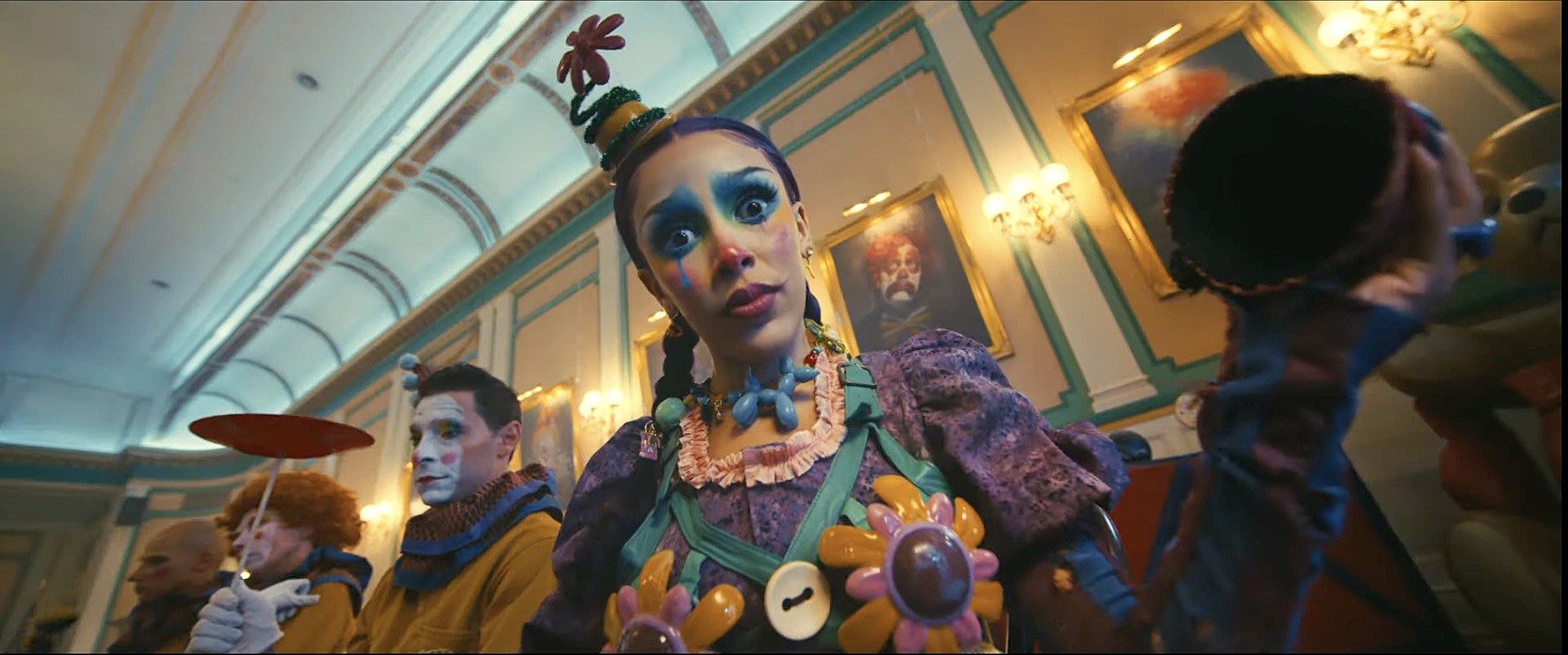 Watch Doja Cat cover Hole’s “Celebrity Skin” in Taco Bell Super Bowl ad