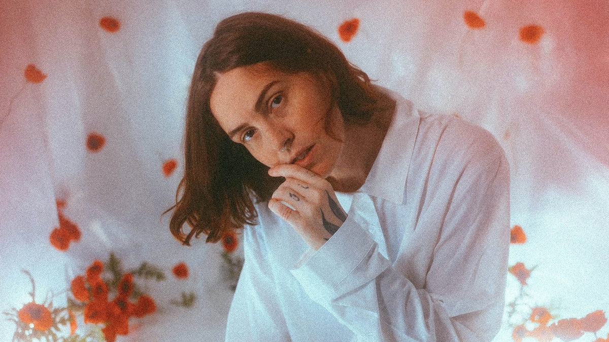 Emma Ruth Rundle announces new EP, shares “Pump Organ Song”