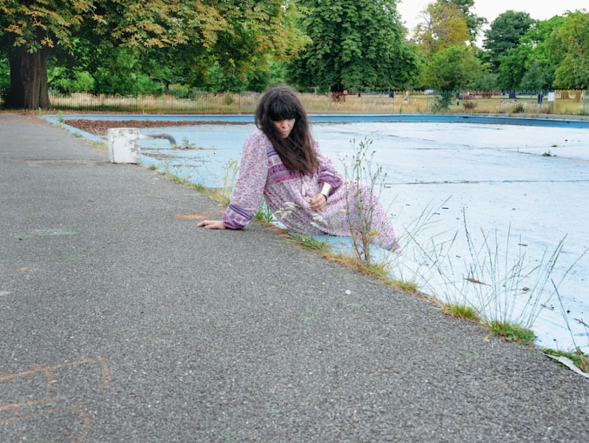 Emma Tricca preps new LP ‘Aspirin Sun’ (co-produced by Steve Shelley), shares “King Blixa”