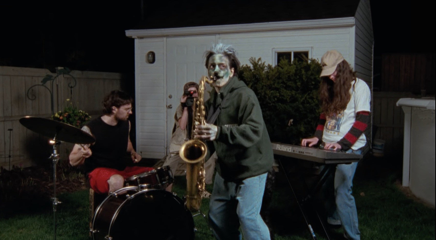 Hubert Lenoir enlists Mac DeMarco & Kirin J Callinan for “Secret” from upcoming album