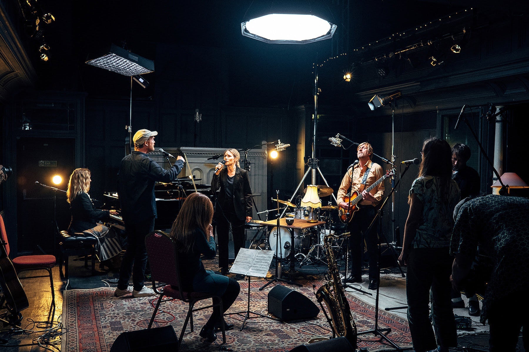 James Yorkston & Nina Persson (The Cardigans) prep collab album, share “Hold Out For Love”