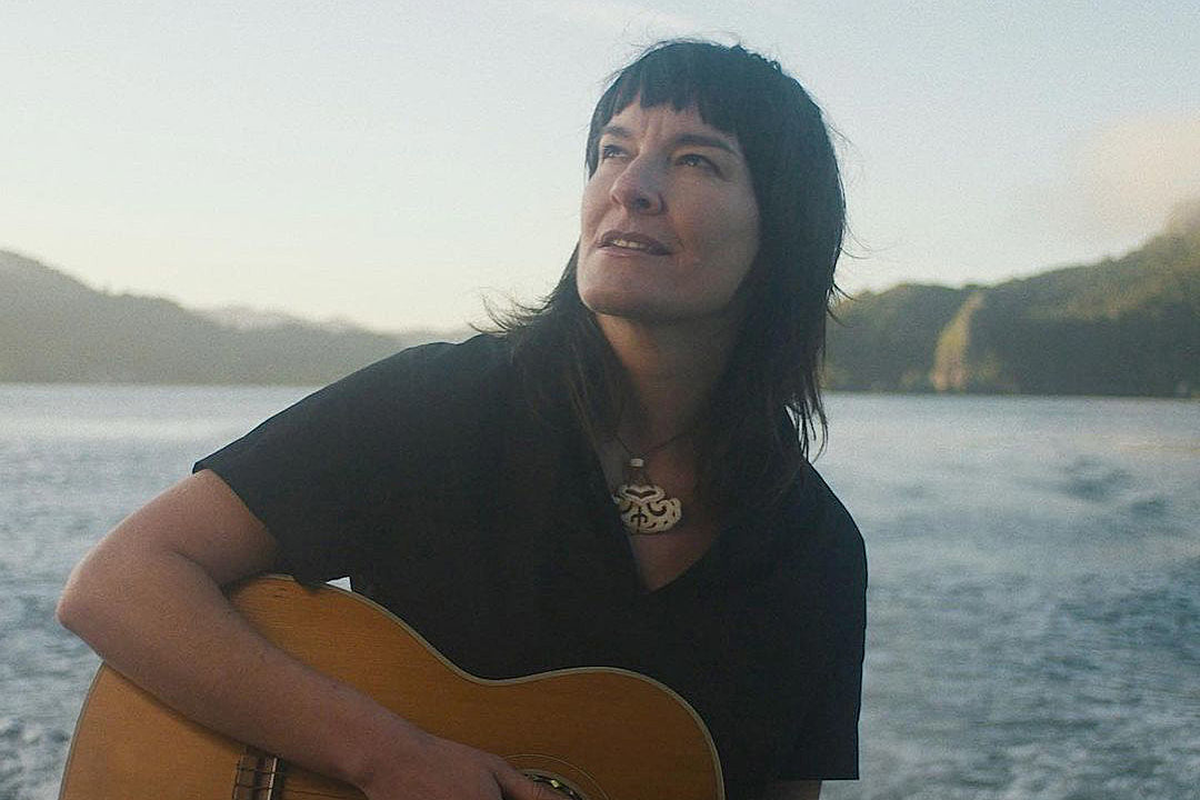 Jen Cloher announces new LP, shares lead single “Mana Takatāpui” (watch video)