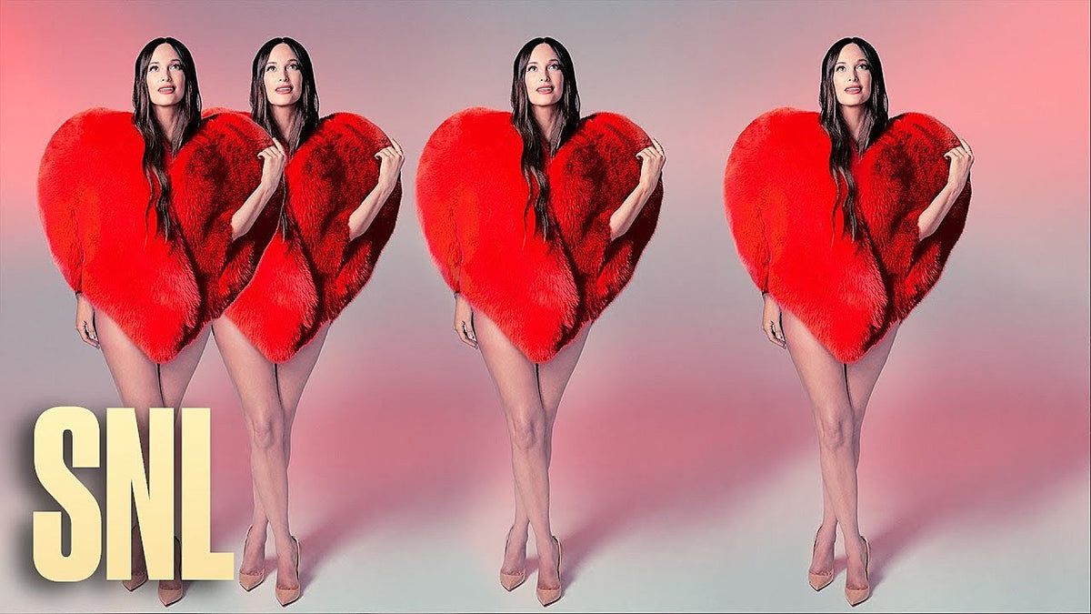 Watch Kacey Musgraves play “justified” and “camera roll” on ‘Saturday Night Live’