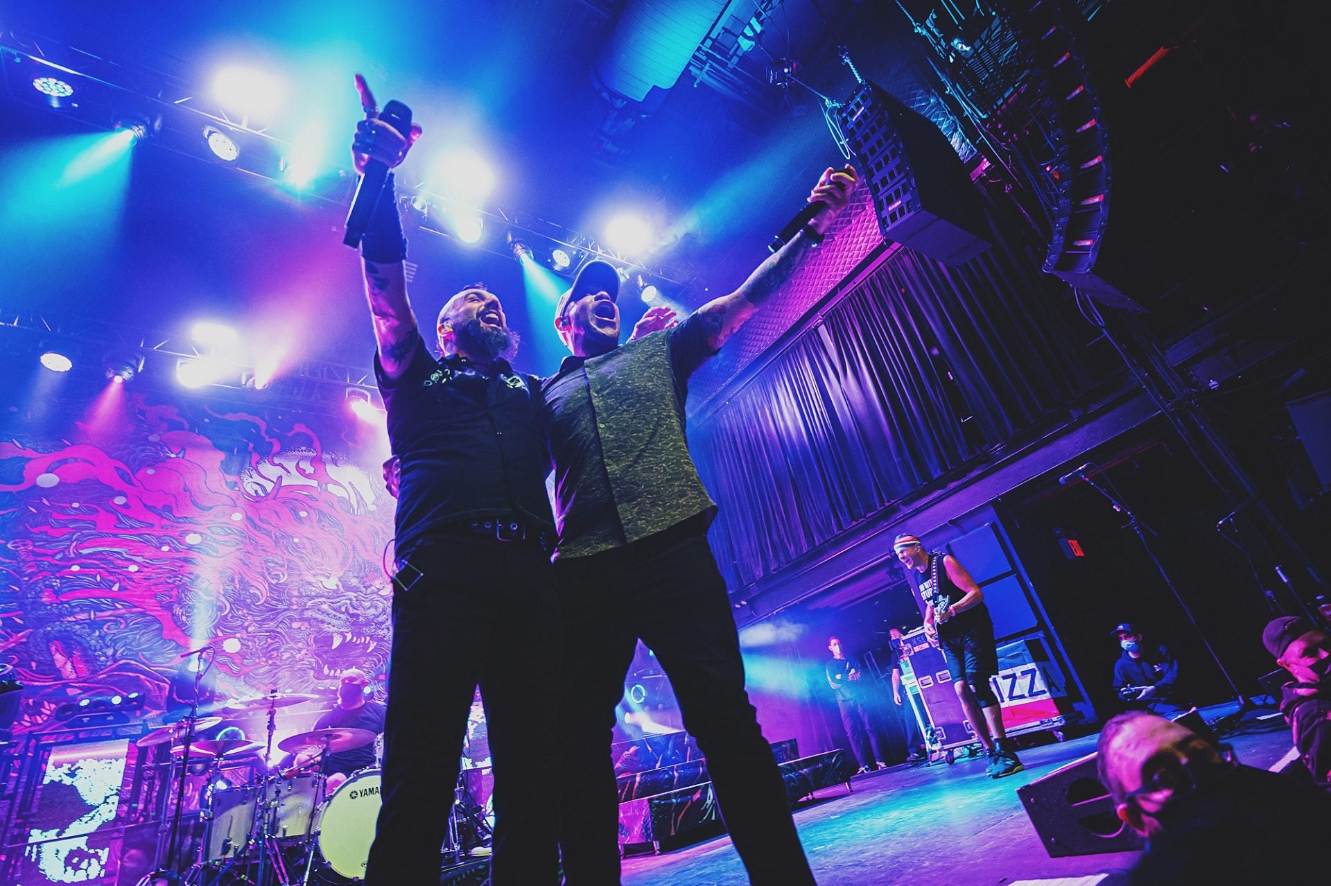 Killswitch Engage played Terminal 5, brought out Howard Jones for 3 songs (pics, video)