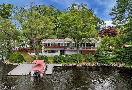 Ad-Rock & Kathleen Hanna selling NJ lakefront home