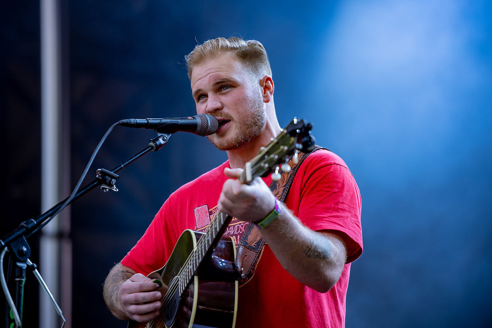 Zach Bryan announces MetLife Stadium show with Kings of Leon