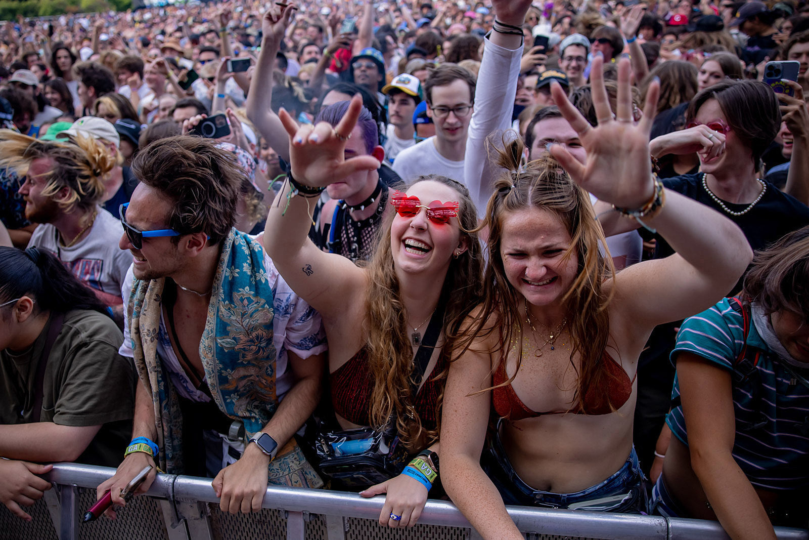 Lollapalooza 2022 Thursday pics & video: Metallica, Jazmine Sullivan, Lil Baby, 100 gecs, more