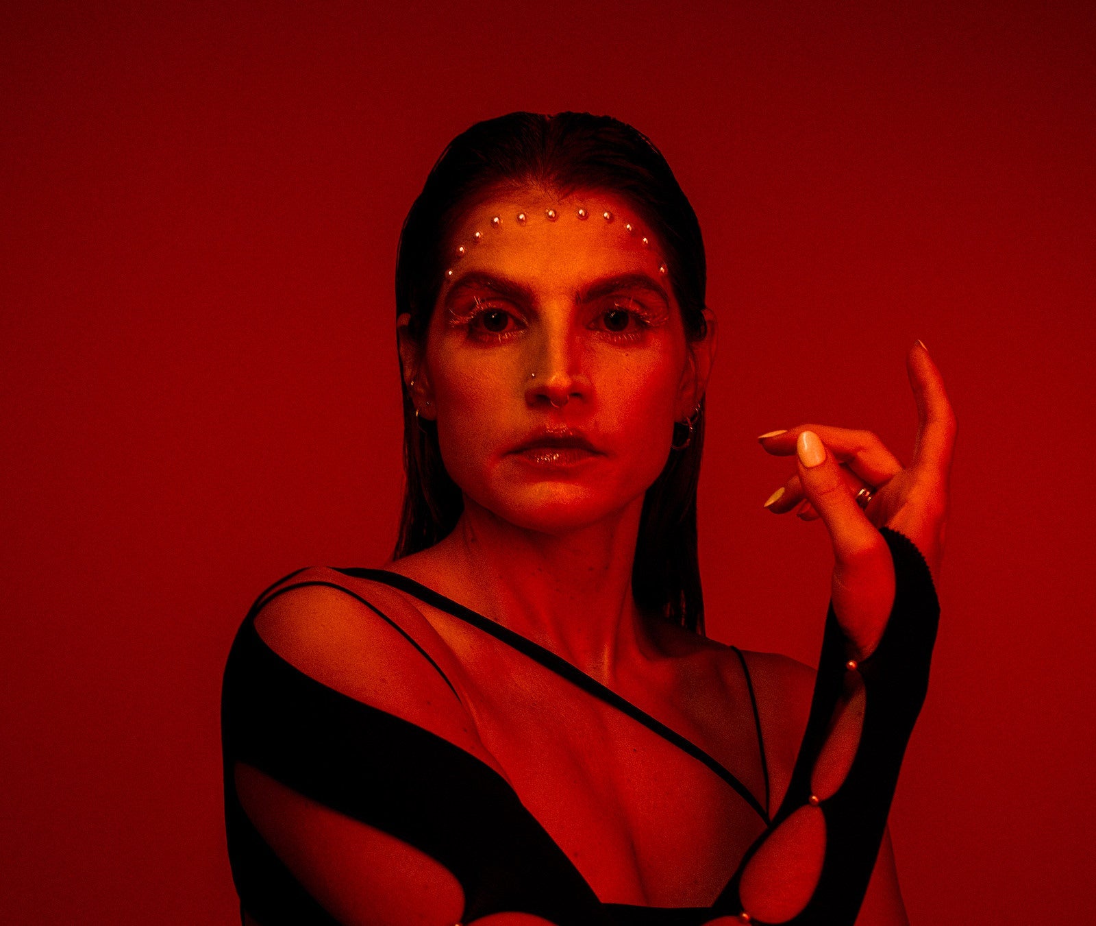 Lou Tides (ex TEEN) announces debut EP: watch the “Sense of Touching” video