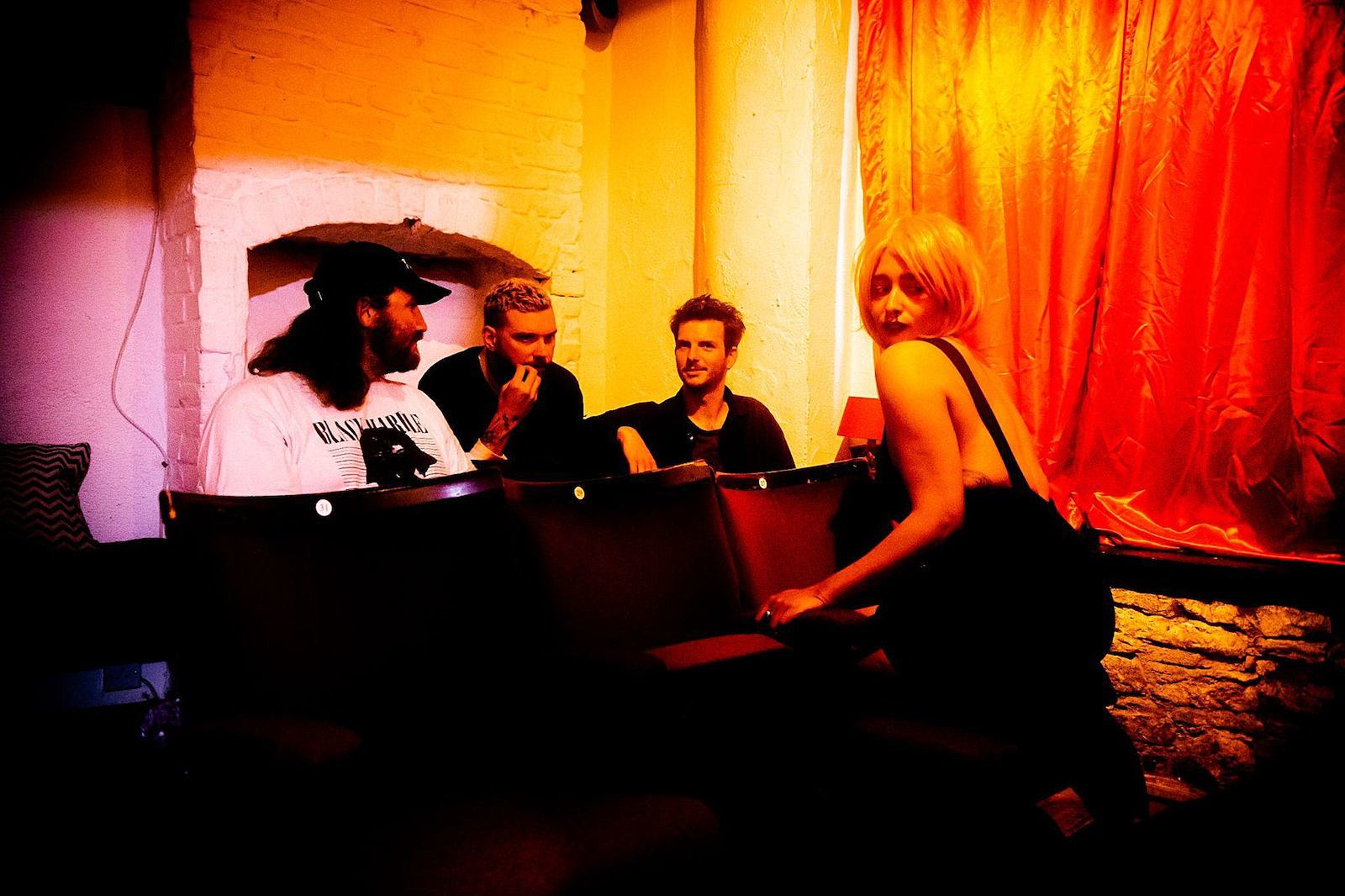 Mandy, Indiana share warehouse-ready single “Injury Detail,” making US live debut at SXSW