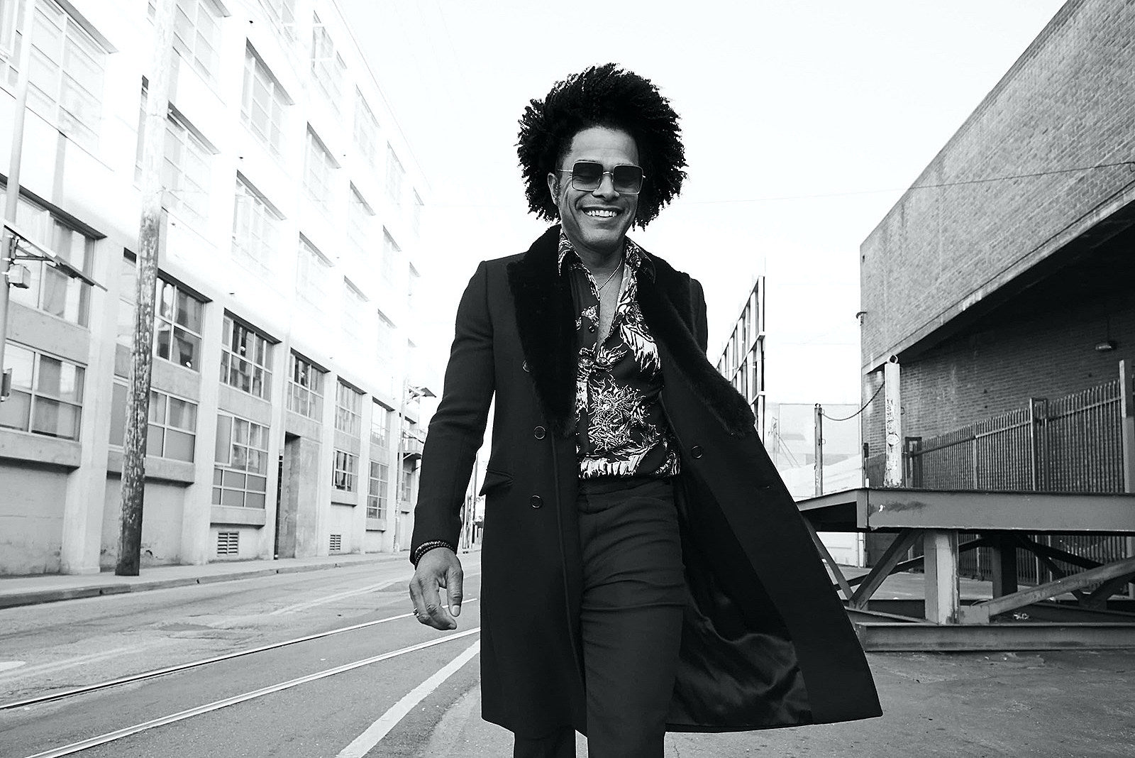 Maxwell announces first album in 6 years & 2022 tour, shares new song “OFF”