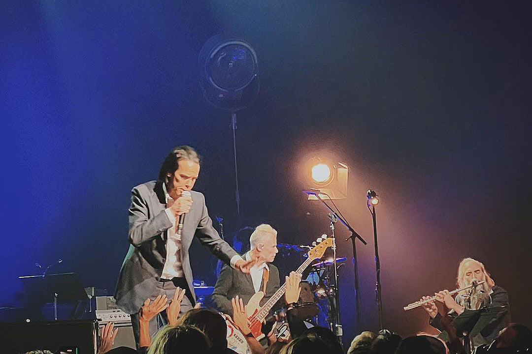 Nick Cave & Warren Ellis bring out Flea at Los Angeles show (watch)