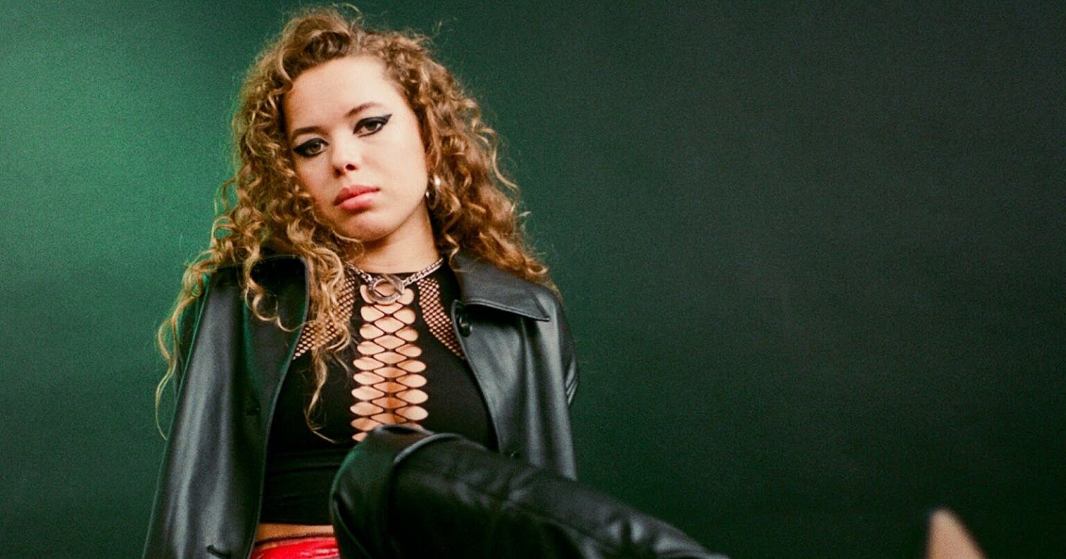 Nilüfer Yanya announces new album ‘PAINLESS,’ shares new song “stabilise”