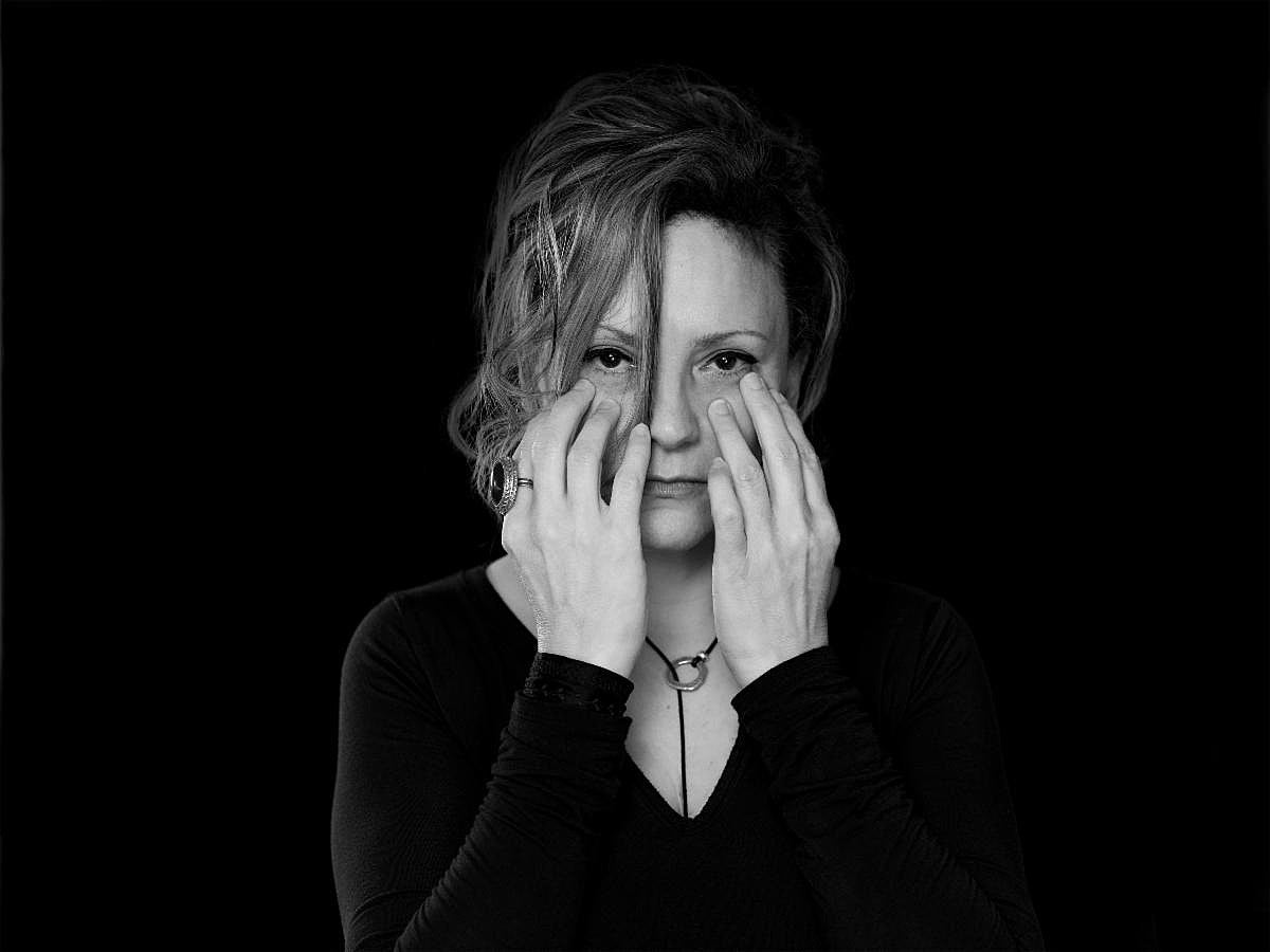 Nina Nastasia reissues albums digitally, opening for Mogwai on North American tour