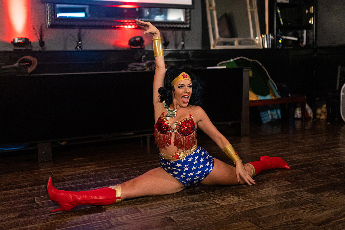 Metropolis Burlesque paid tribute to Wonder Woman, Catwoman & more at NYCC afterparty (NSFW pics)