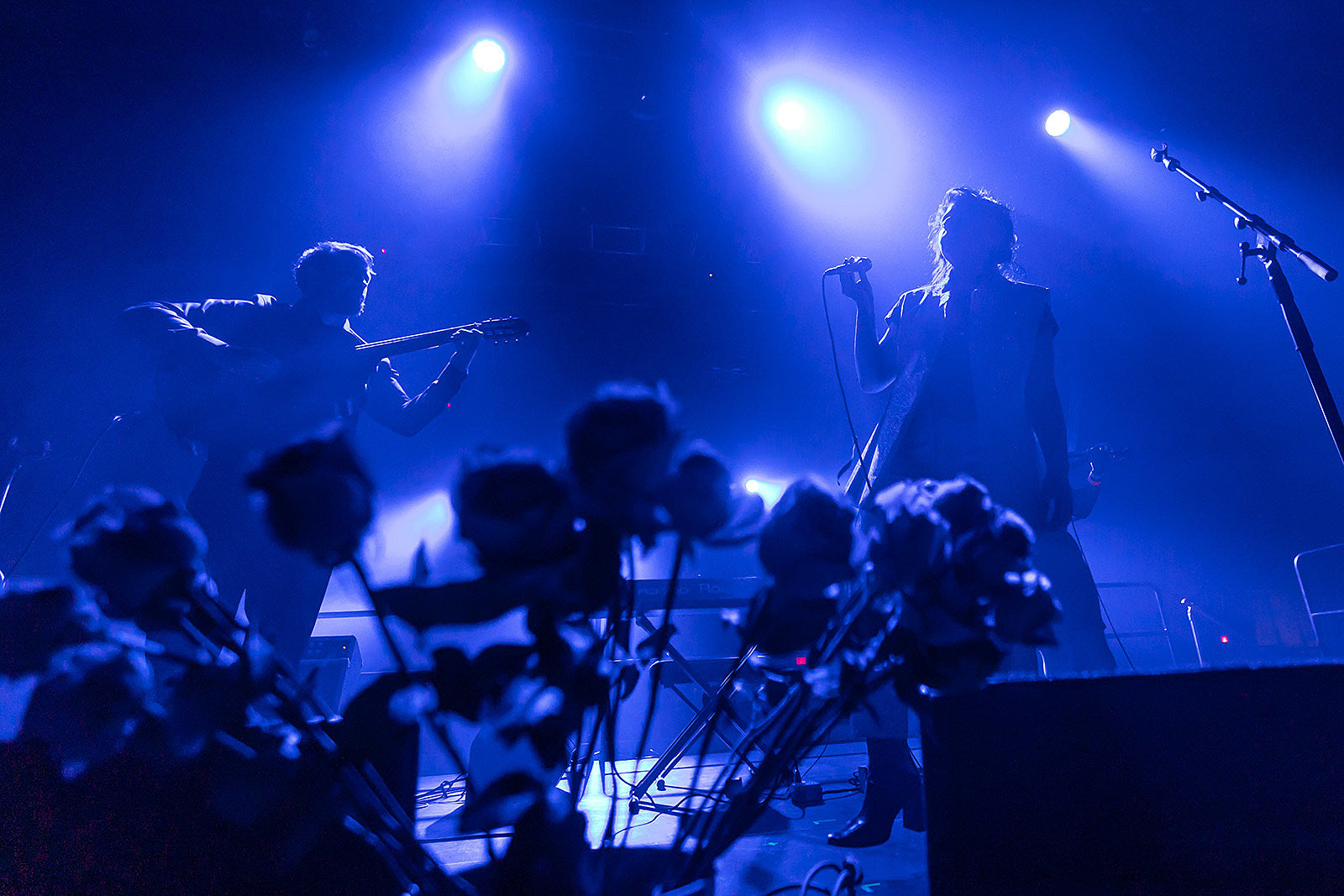 Arooj Aftab (& Riz Ahmed!), L’Rain & Cassandra Jenkins (but not Rostam) played Outline (pics)