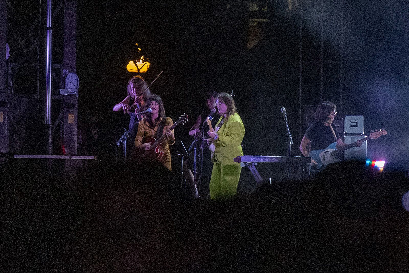 Watch Angel Olsen & Sharon Van Etten play “Like I Used To” at Pitchfork Fest + Day 2 pics