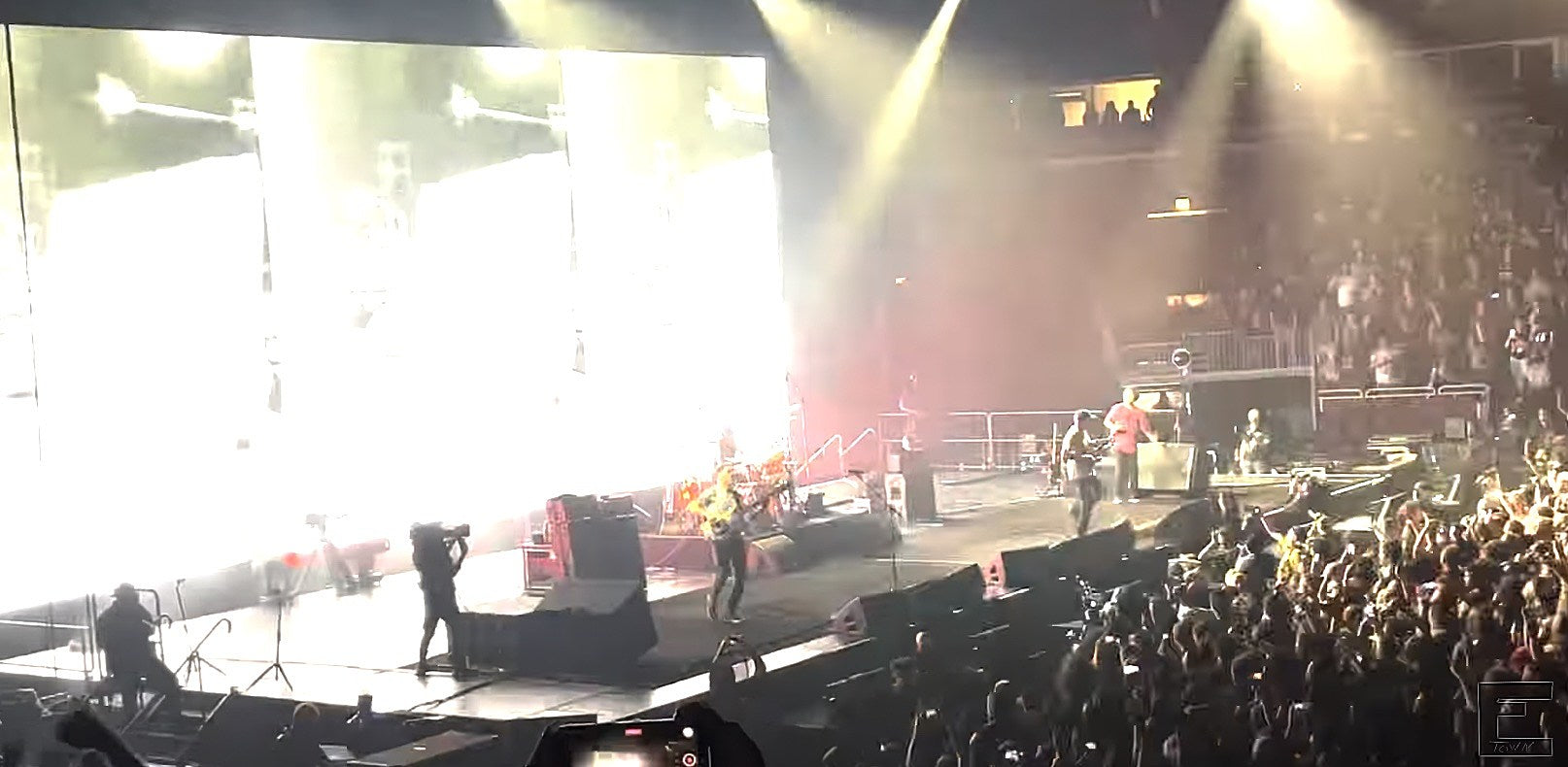 Rage Against the Machine’s Zack de la Rocha appears to injure leg during show, keeps playing