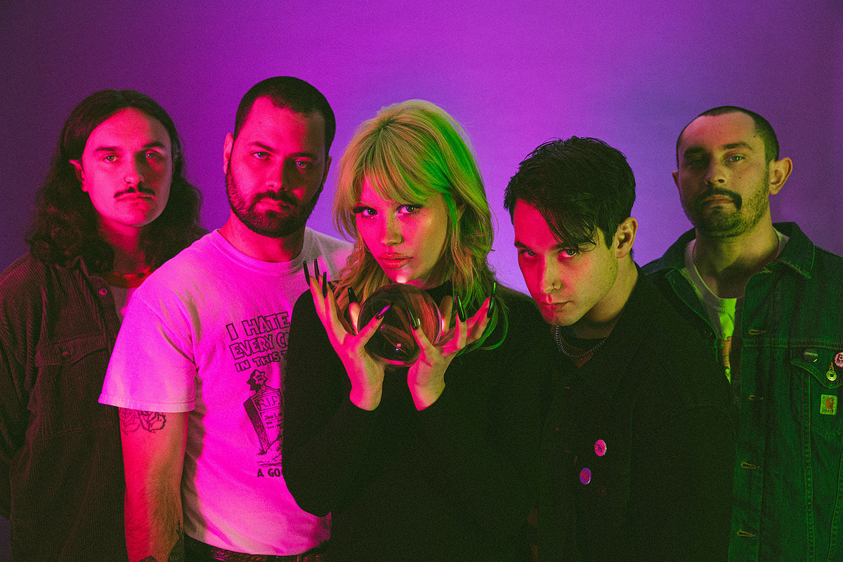 Scowl return with melodic alt-rock anthem “Opening Night” (get their new EP on exclusive vinyl!)