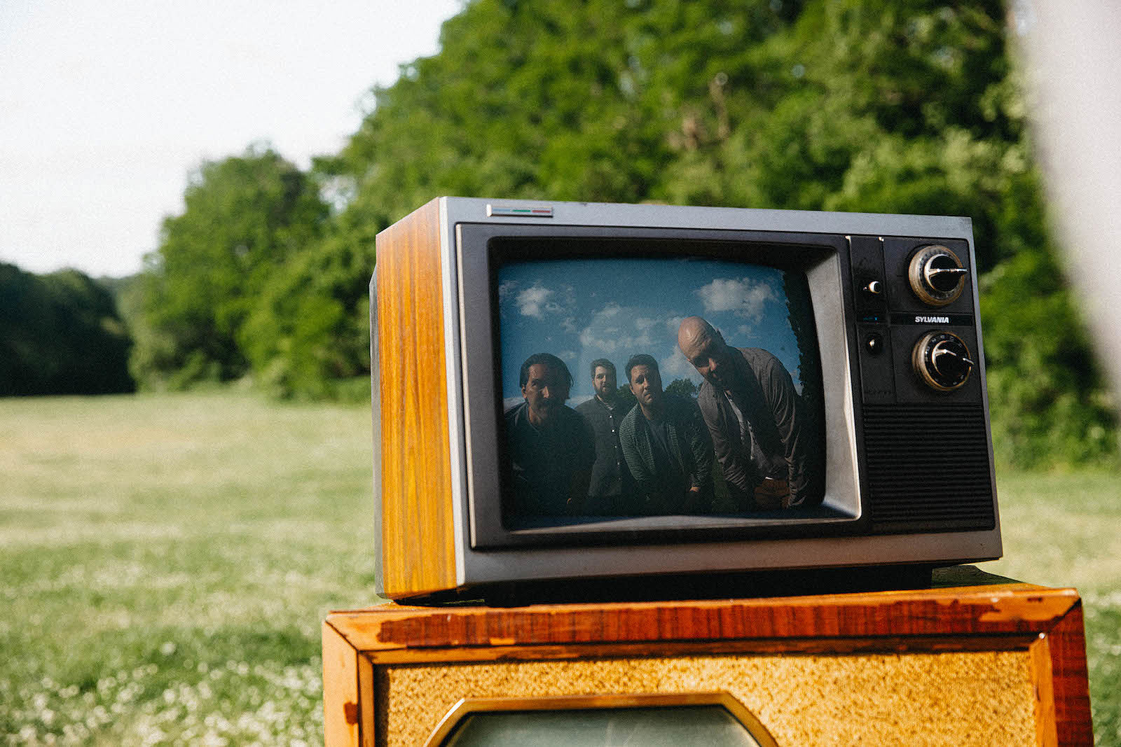 Somerset Thrower made a video for “Lucky You,” playing shows with I Am The Avalanche
