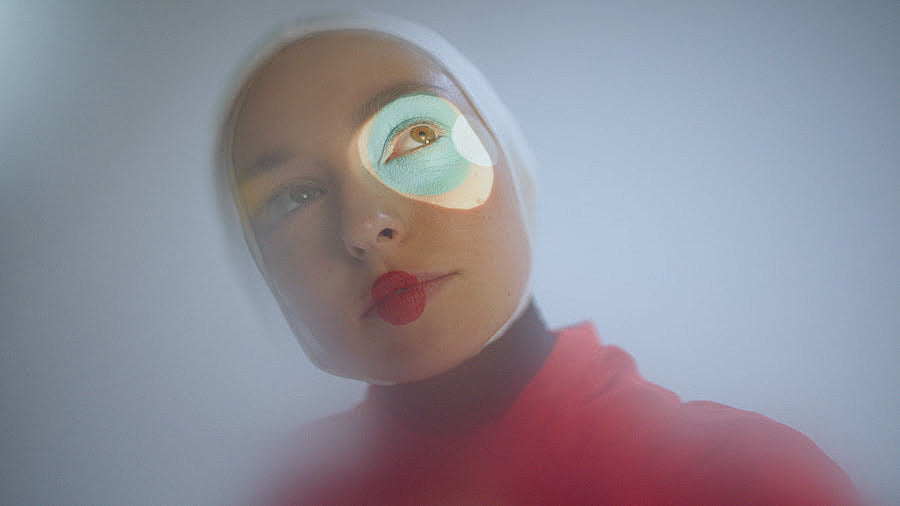 Stella Donnelly announces new album ‘Flood’ & tour, shares “Lungs” video
