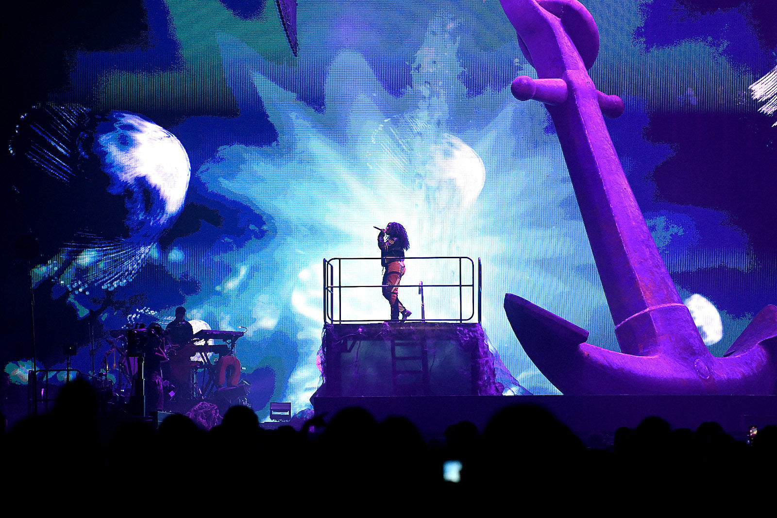 Watch SZA bring out Cardi B and Phoebe Bridgers at MSG