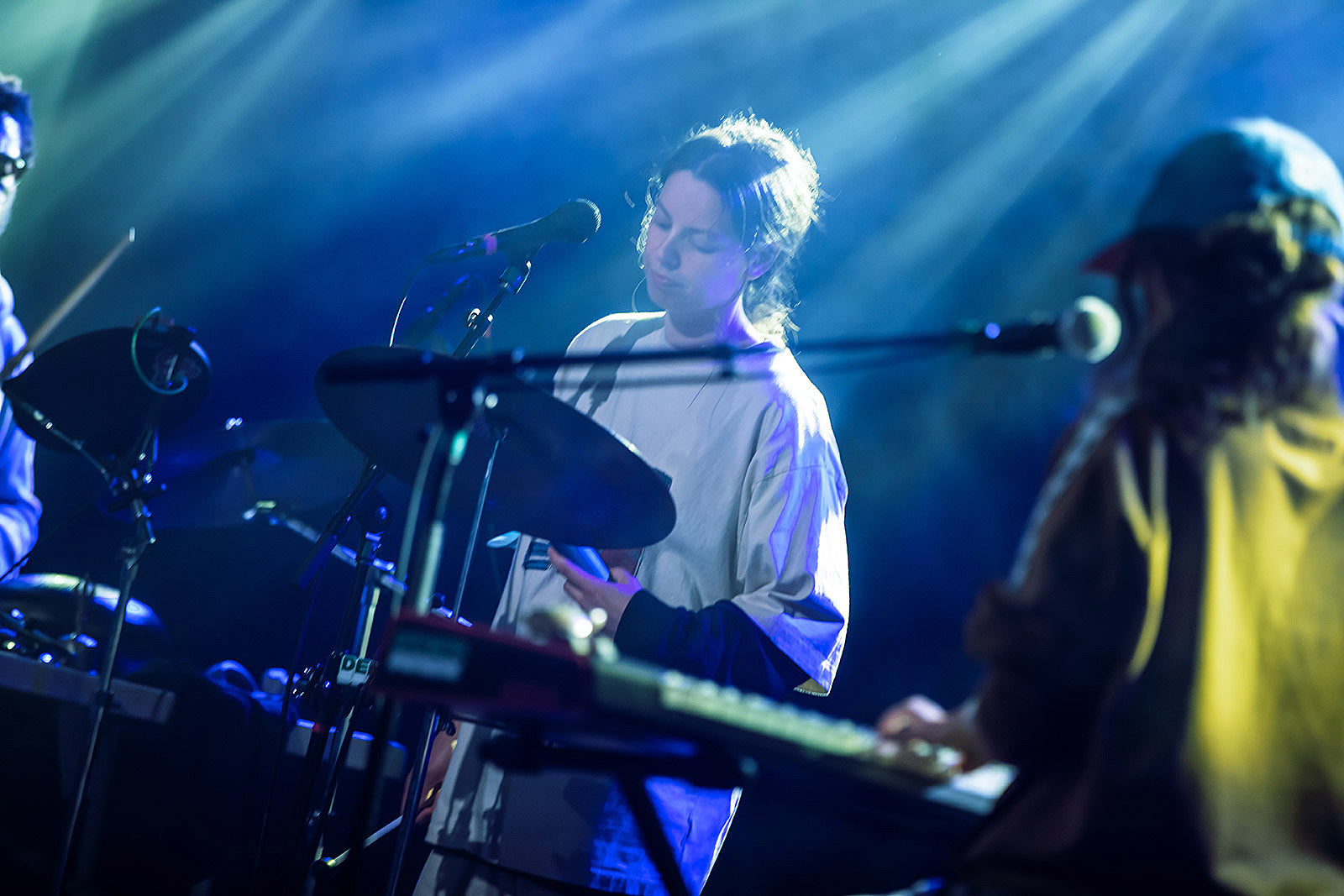 Tirzah played Brooklyn Steel with Ouri (pics, video, setlist)