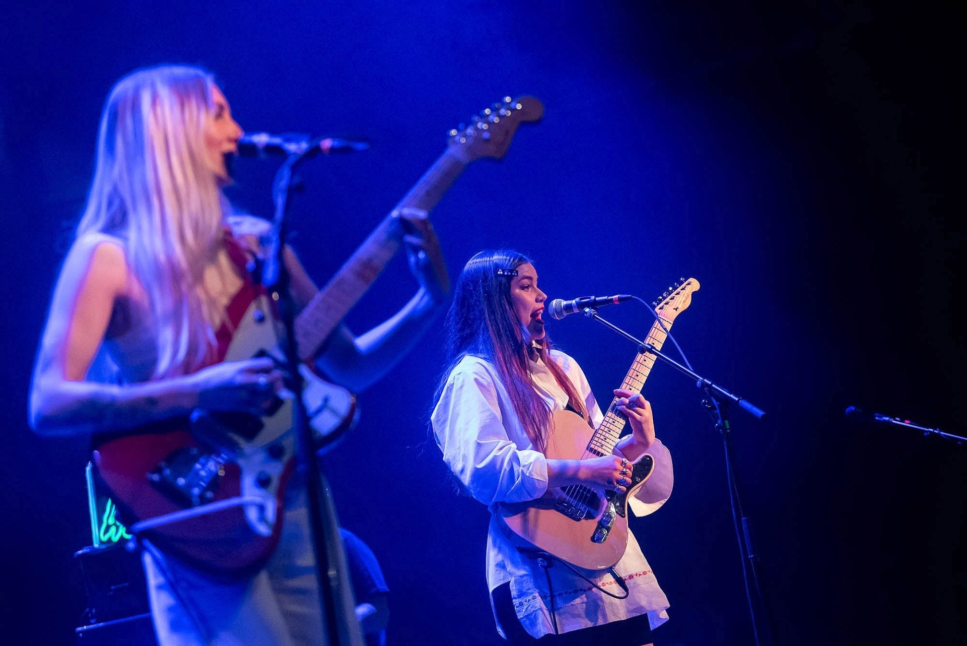 Wet Leg played Brooklyn Steel (pics, full show video)