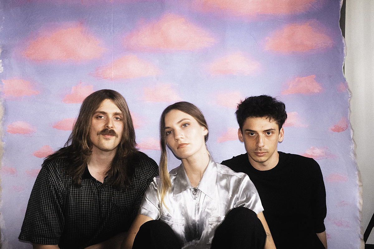 Wombo announce new album, share “Backflip,” on tour with Bambara