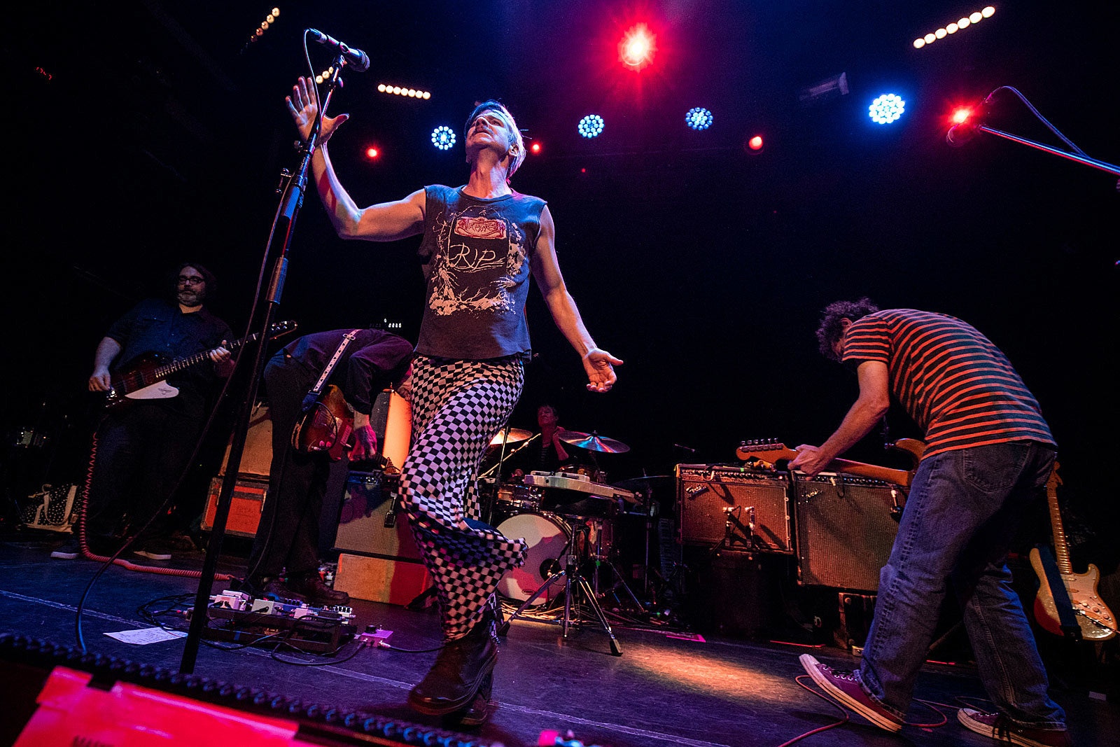 John Cameron Mitchell joined Yo La Tengo to cover Lou Reed @ Hanukkah Night 4 (pics, setlist, video)