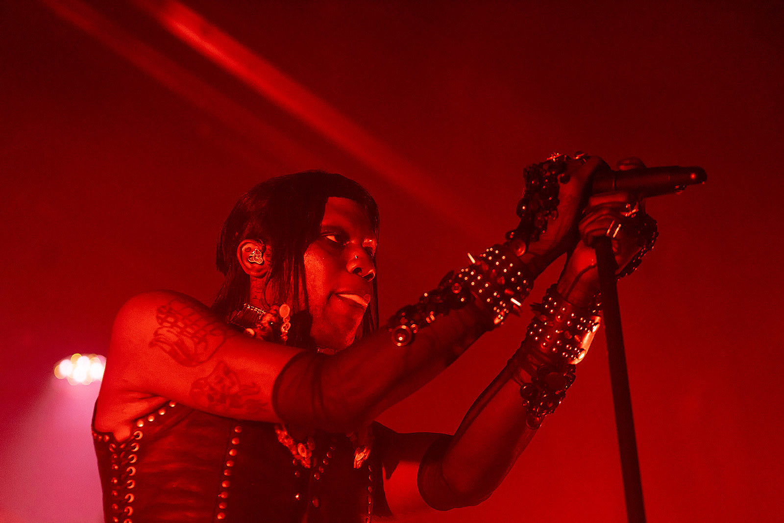Yves Tumor announces shows w/ Crack Cloud & The Dare, shares “Operator” video