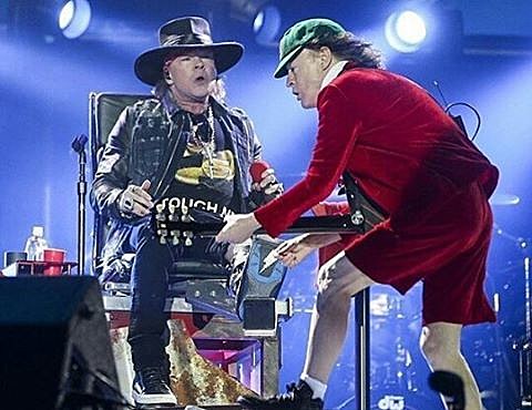 watch a seated Axl front AC/DC in Lisbon (video/setlist)