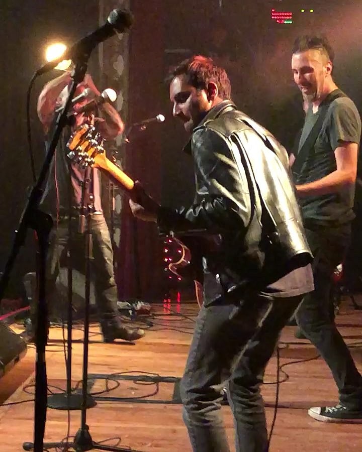 Aziz Ansari covered Metallica songs at NY Comedy Fest (video)