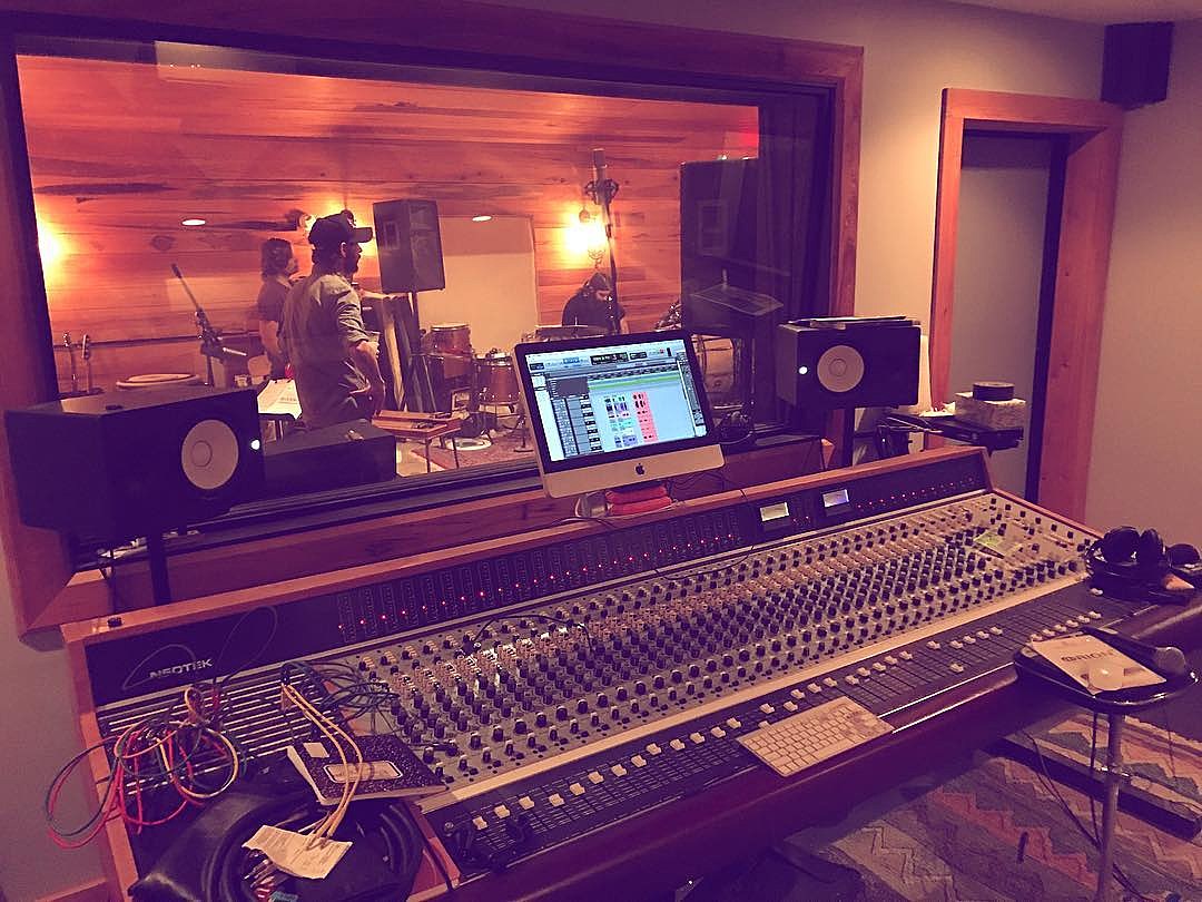Band of Horses recording new album, playing shows