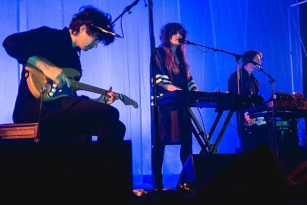 Beach House @ Moody Theater (pics, setlist)