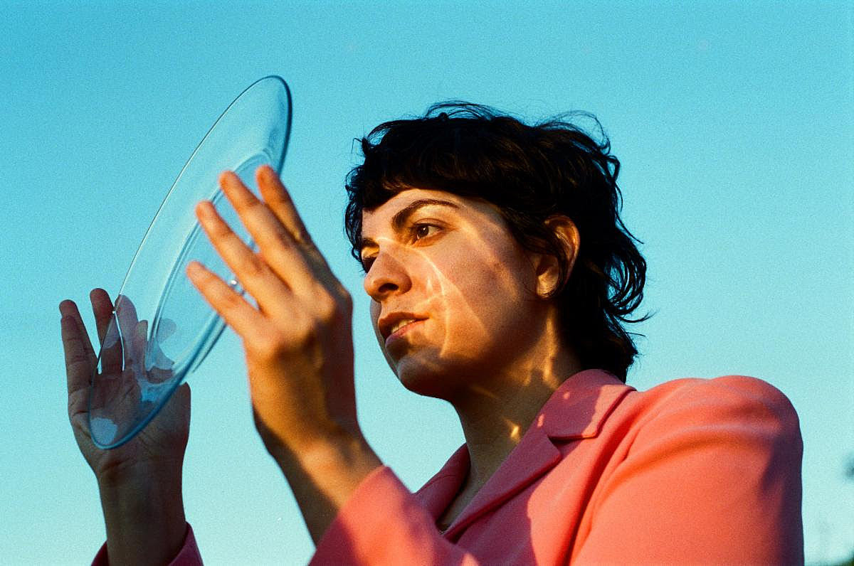 Becca Mancari signs to Captured Tracks for new LP, shares song prod. Paramore’s Zac Farro