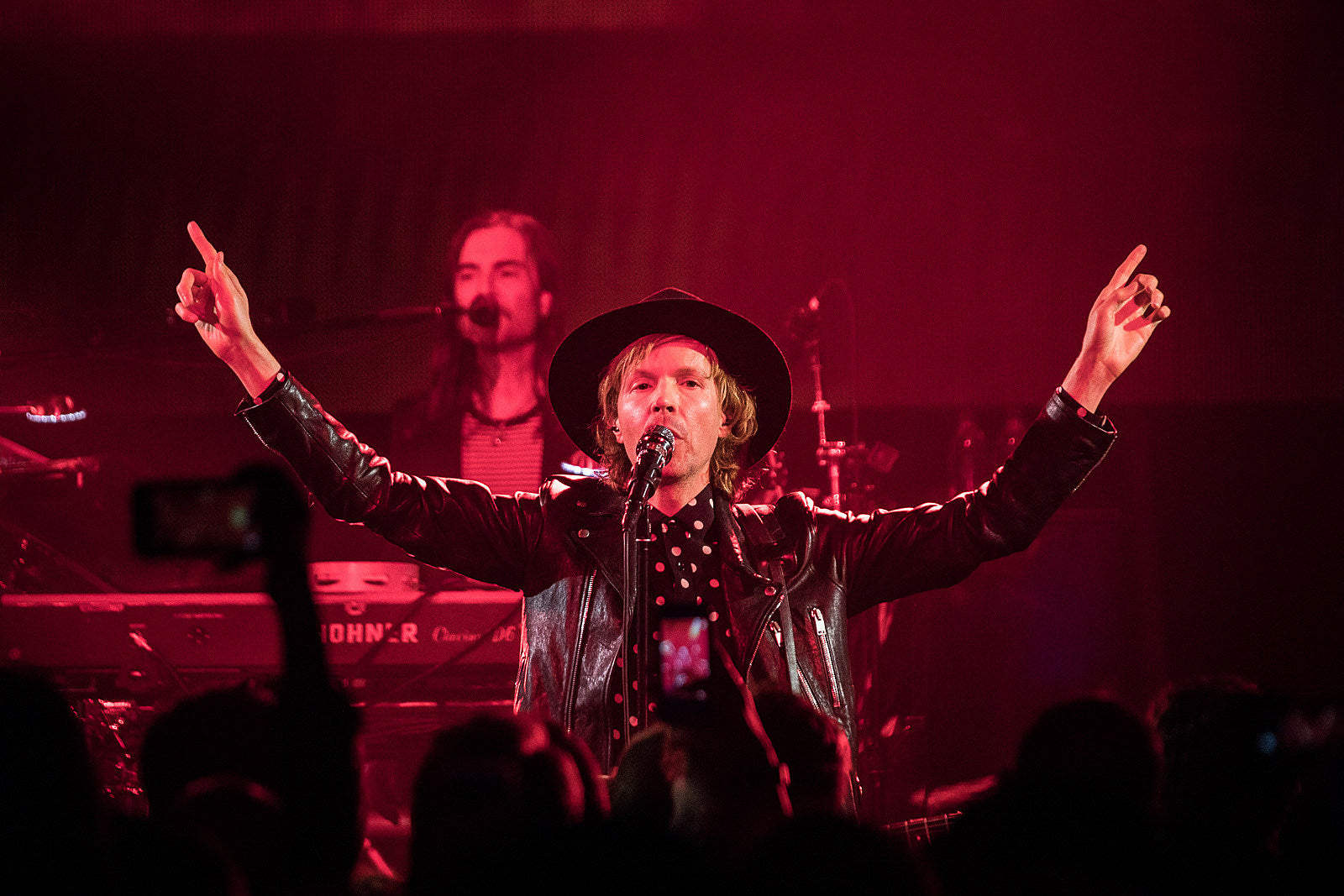 Beck played the hits at intimate Spring Studios show (pics, video setlist)