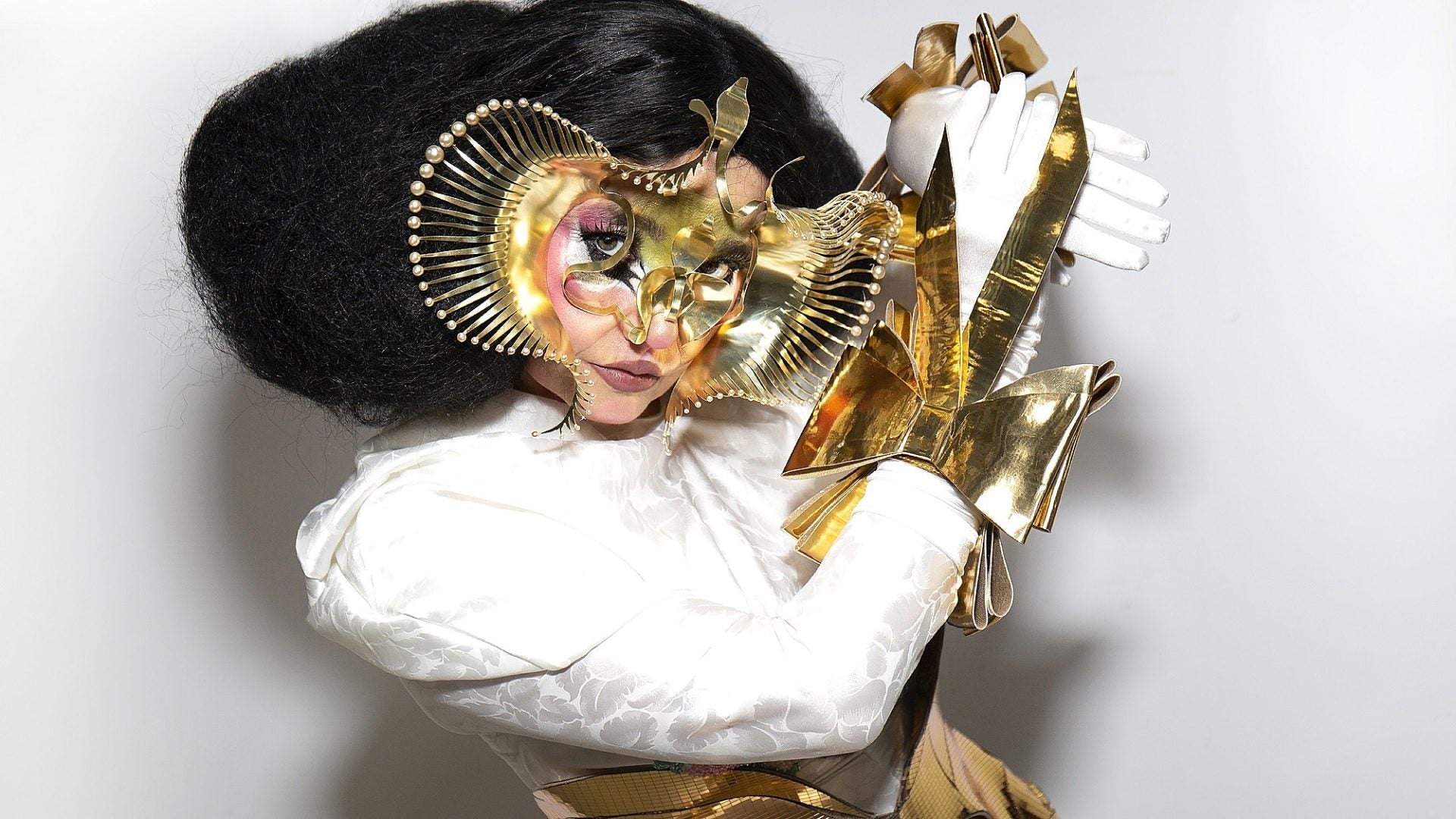 Bjork created an AI-assisted soundtrack for boutique NYC hotel Sister City (listen)