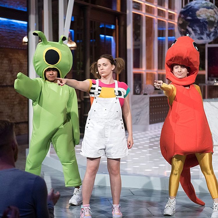 Rachel Bloom (‘Crazy Ex-Girlfriend’) sang “My Sex Junk” on new Bill Nye show, playing live shows
